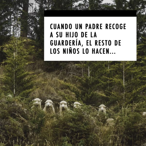 Cuando un padre recoge a su hijo de la guardería, el resto de los niños lo hacen...