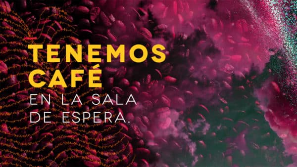 Tenemos café en la sala de espera.