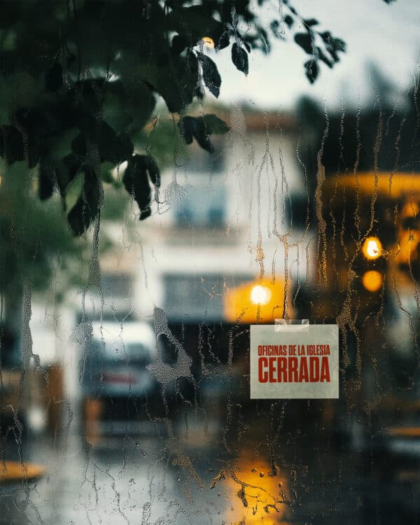 Oficinas de la iglesia cerrada