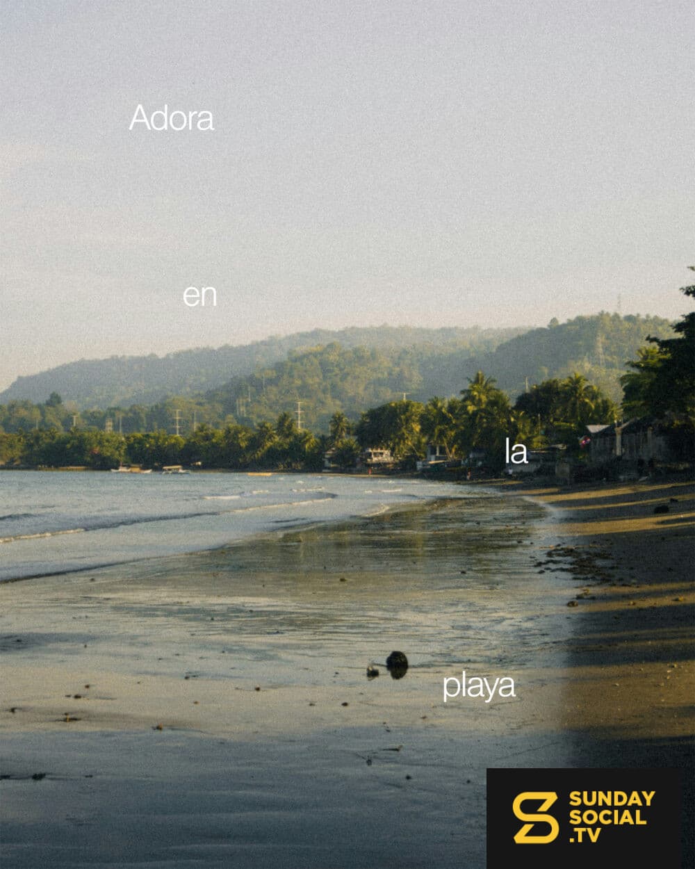 1. Adora en la playa.  2. Ora durante el roadtrip. 3. Lee la Escritura en medio de la naturaleza. 4. Tal vez estés de vacaciones…pero tu fe no.